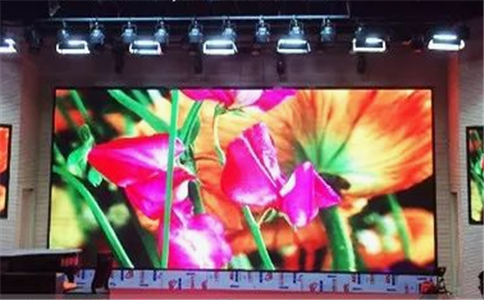 LED顯示屏用于高校有哪些優勢？| 成都室內全彩屏