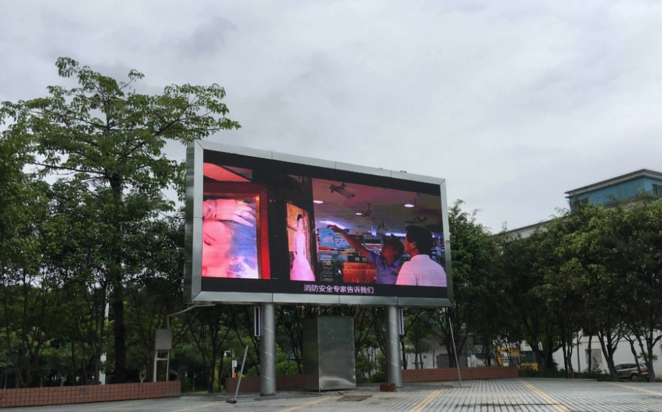 成都LED顯示屏：探索防護壁壘，防水防塵技術剖析